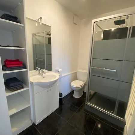 Sofa דירה הונפלר